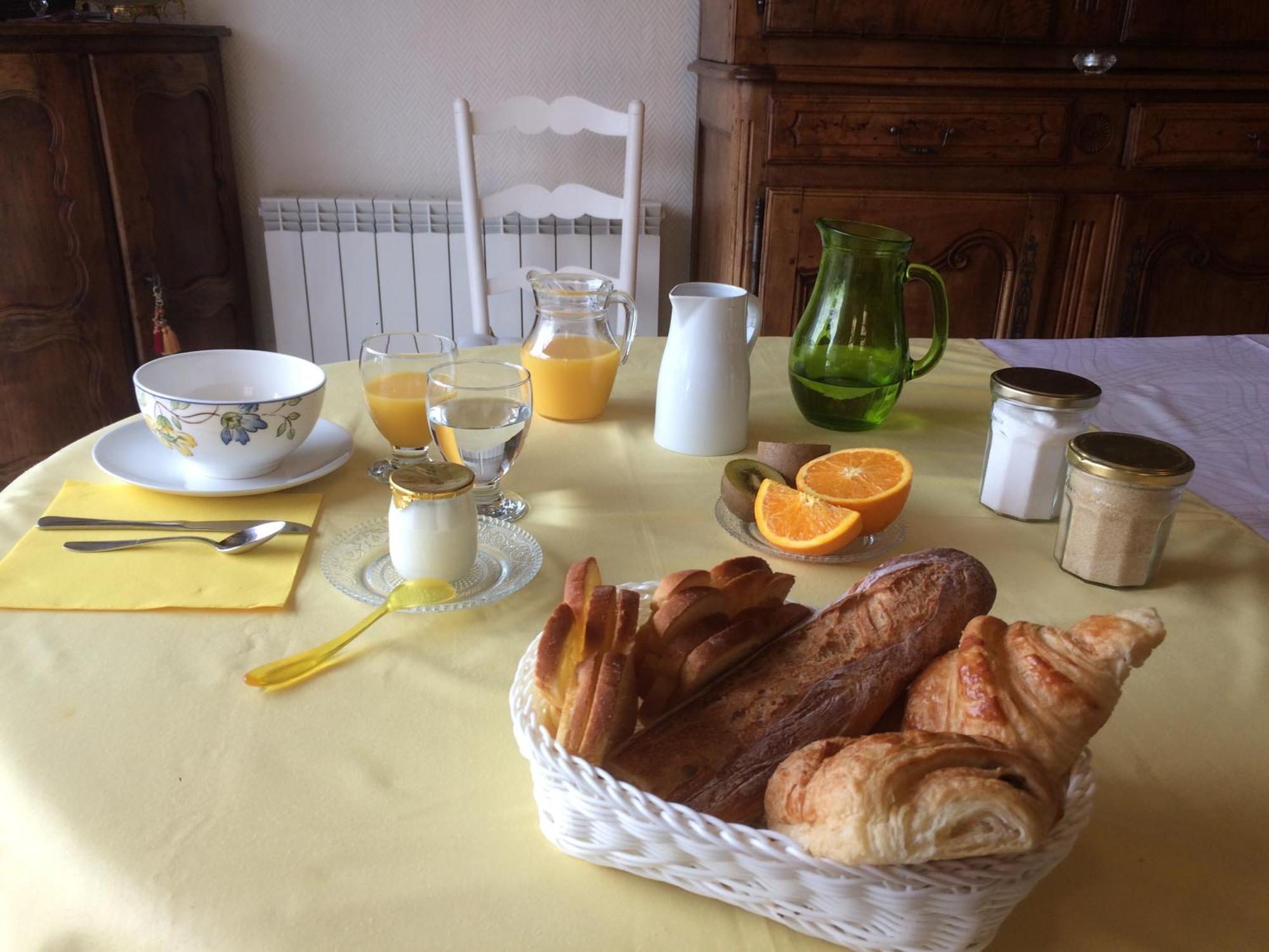 La Noisetiere Hotel Noyers-sur-Cher Buitenkant foto